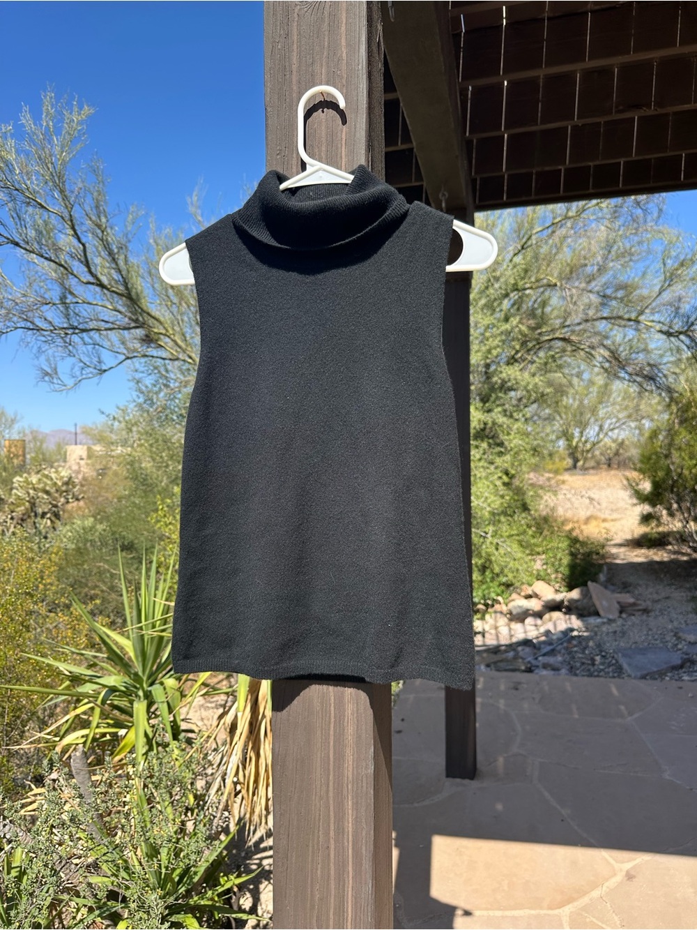Valerie Stevens Black Sleeveless Cashmere Turtleneck